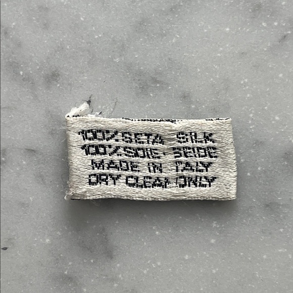 CHANEL Silk Monochrome Logo CC Chain Print Scarf - Picture 8 of 9